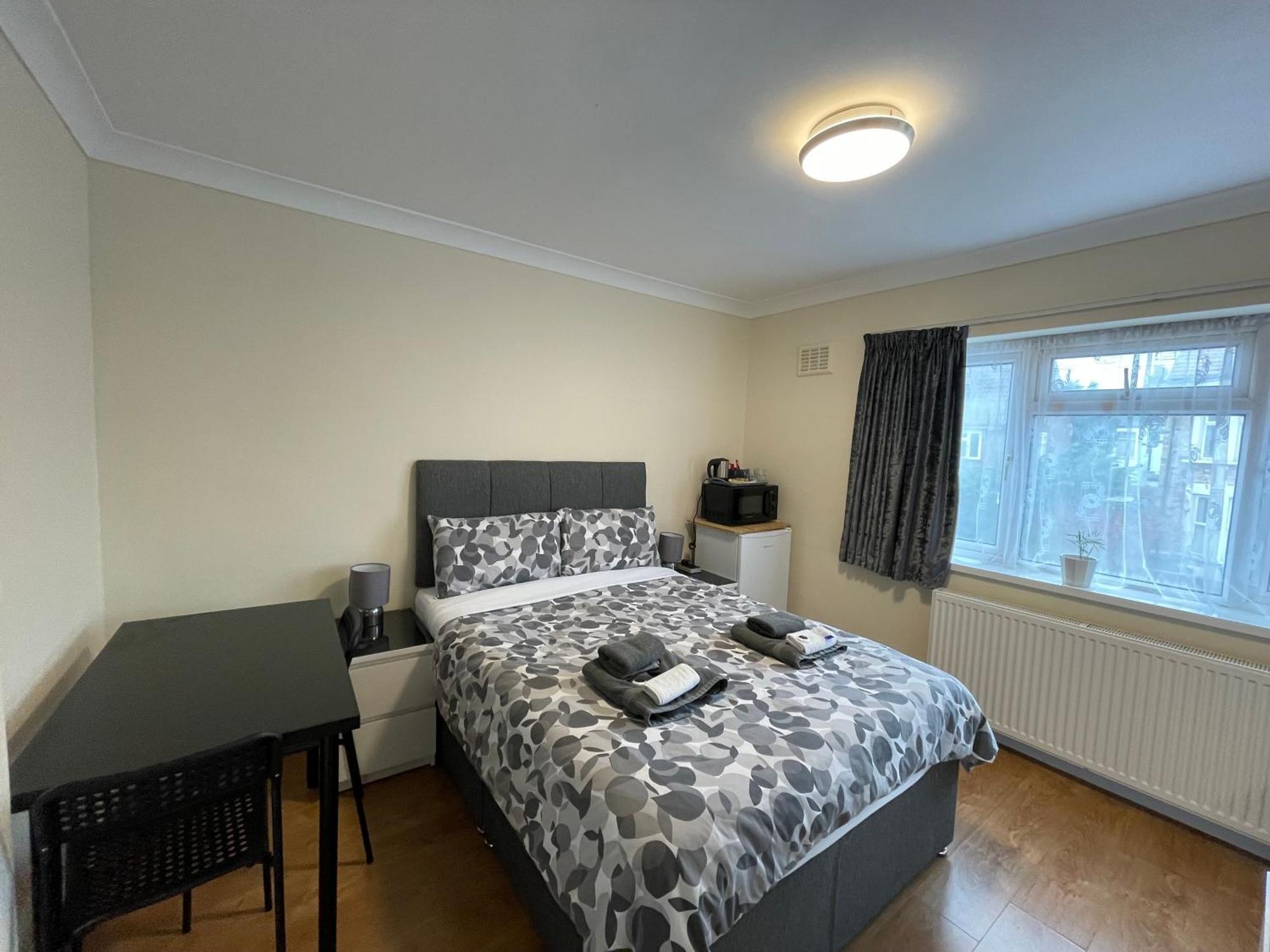 Kensal Lodge 2 Guest House London Exterior photo