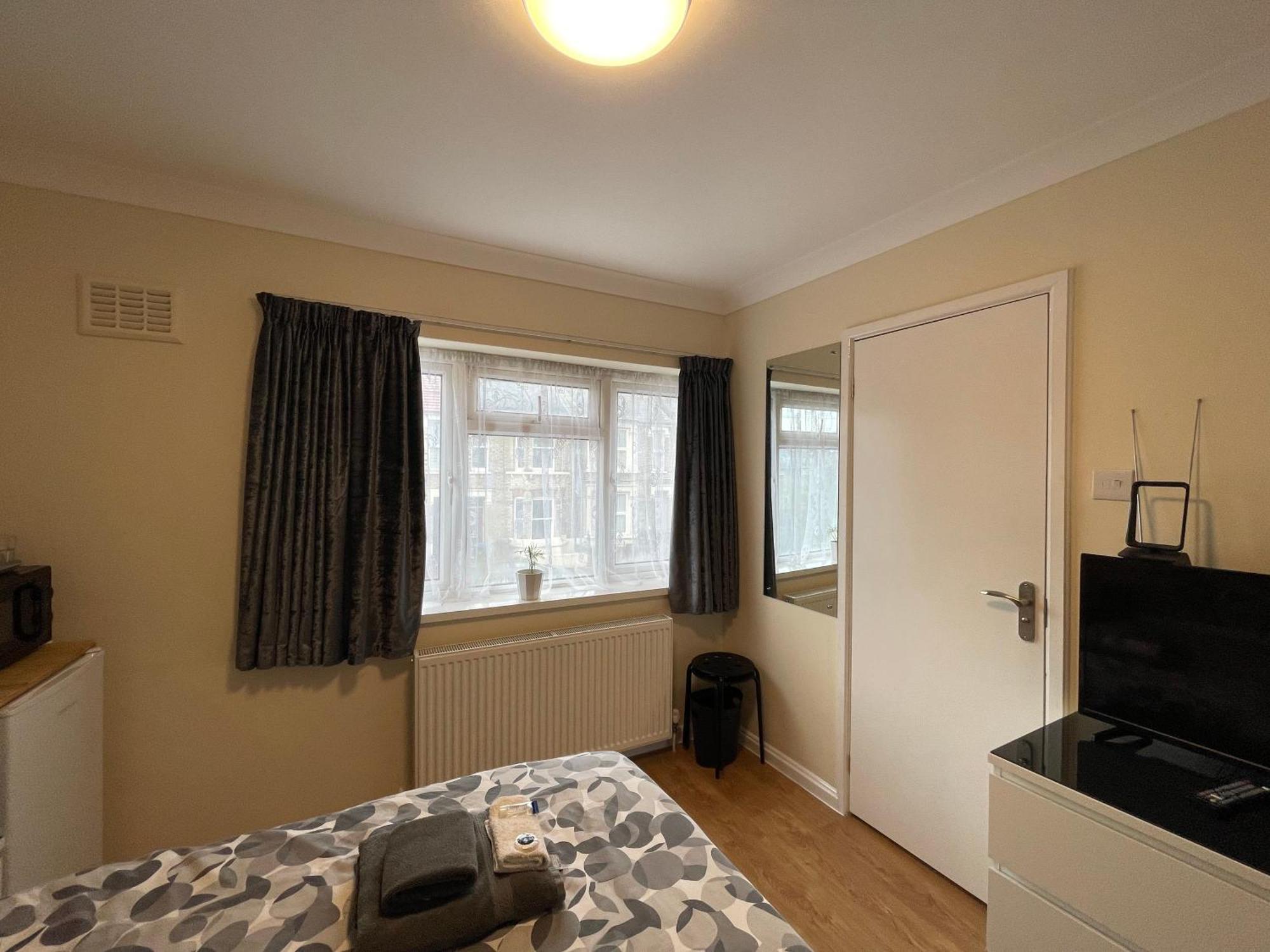 Kensal Lodge 2 Guest House London Exterior photo