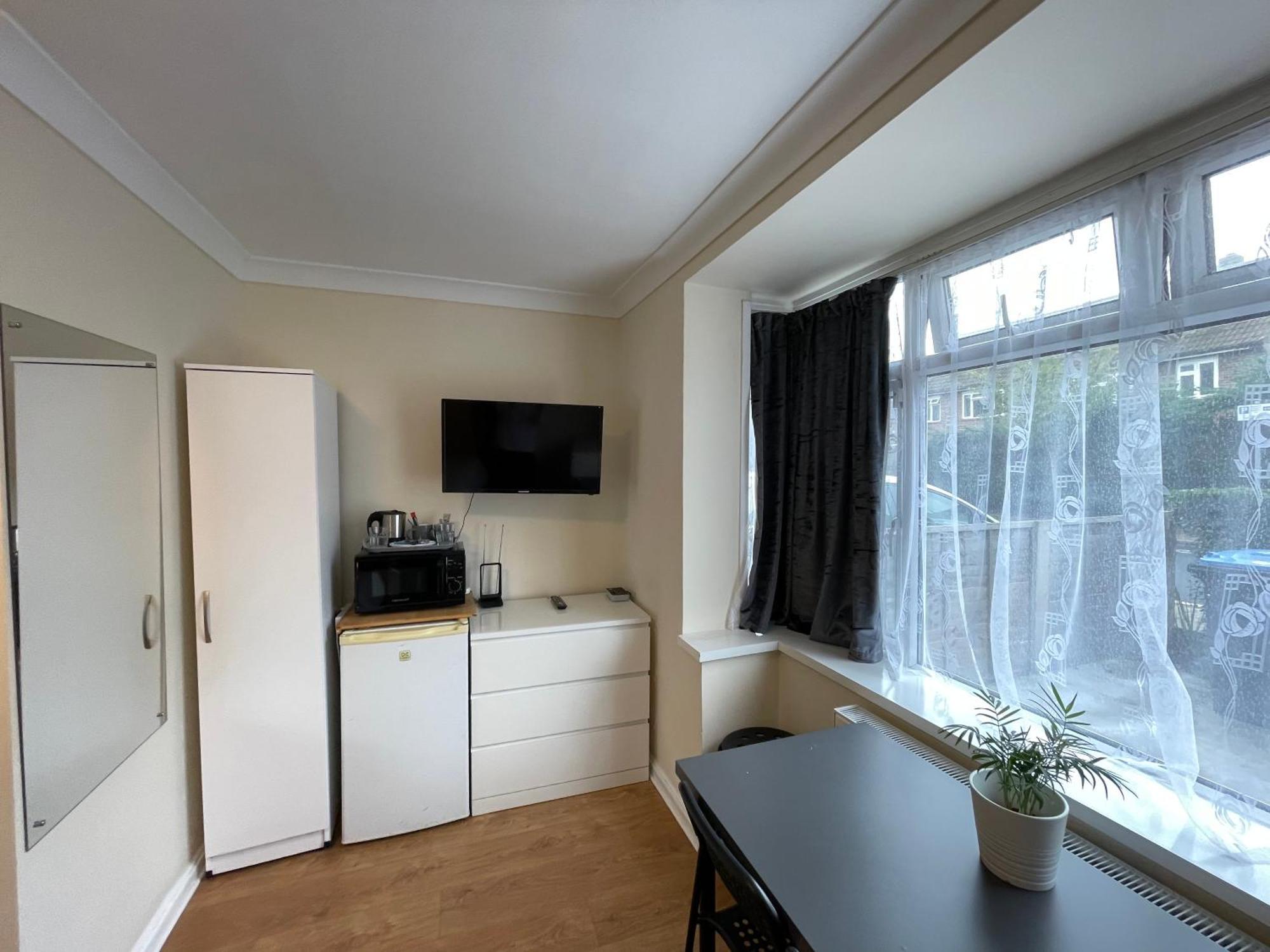Kensal Lodge 2 Guest House London Exterior photo